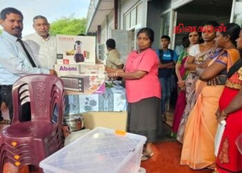 வடக்கு மாகாண மகளிருக்கான வாழ்வாதார உதவித் திட்டம் வழங்கும் நிகழ்வு.!