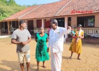 கொக்குத்தொடுவாயில் இடைத்தங்கல் முகாமில் தங்கியுள்ள மக்களை நேரில் சென்று சந்தித்த ரவிகரன் எம்.பி.!