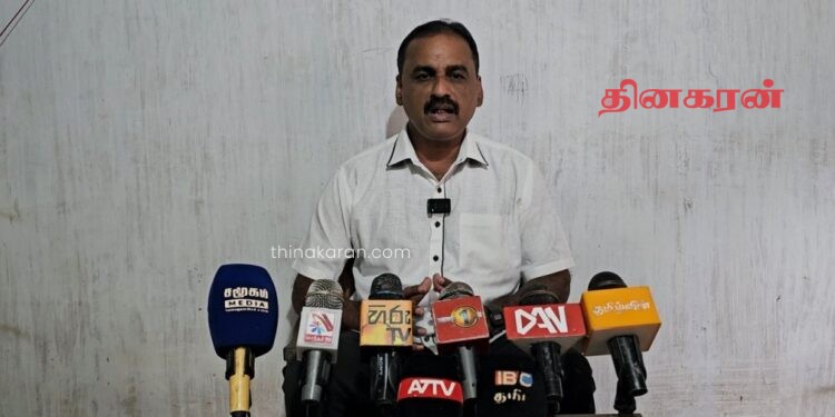 யாழ். மாவட்ட செயலக கூட்டத்தில் வேடிக்கை பார்த்த அமைச்சர் சந்திரசேகரன் – சபா குகதாஸ் குற்றச்சாட்டு!