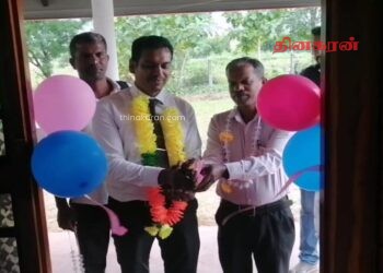 புதிதாக நிர்மாணிக்கப்பட்ட வீடு பயனாளியிடம் கையளிப்பு.!
