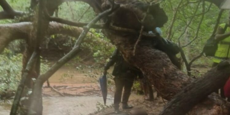 ஆற்றிலிருந்து சடலமாக மீட்கப்பட்ட குடும்பஸ்தர்.!