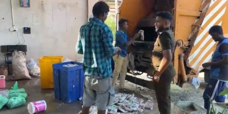 சுகாதார நடைமுறைகளை பின்பற்றாது களஞ்சியப்படுத்தப்பட்ட உணவுப் பொருட்கள் அழிப்பு.!