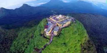 சிவனொளிபாதமலையில் போதைப்பொருட்களுடன் ஆறு இளைஞர்கள் கைது.!