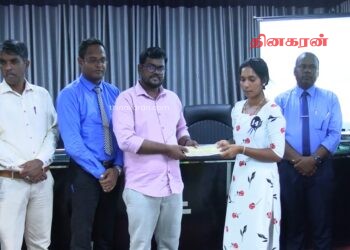 வீடுகளை அமைப்பதற்கான காசோலைகள் வழங்கும் நிகழ்வு.!