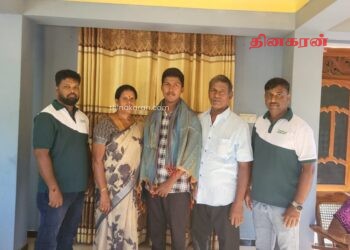 கிளிநொச்சி சாதனை மாணவனுக்கு தங்க மோதிரம் பரிசளித்த தொழிலதிபர் ஸ்ரீகுகன்.!