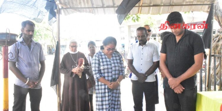 முள்ளிவாய்க்காலில் உயிர்நீத்த உறவுகளுக்கு மன்னாரில் அஞ்சலி!
