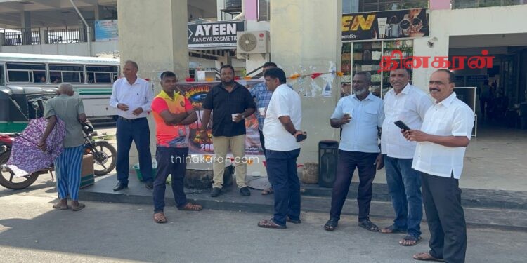 இலங்கைத் தமிழரசுக் கட்சியின் மன்னார் கிளையின் ஏற்பாட்டில் முள்ளிவாய்க்கால் கஞ்சி வழங்கல்.!