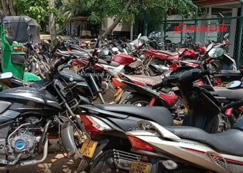 வீதி விதிமுறைகளை மீறிய 40 ற்கும் அதிகமான மோட்டார் சைக்கிள்கள் கிளிநொச்சி பொலிஸாரால் கைப்பற்றல்!