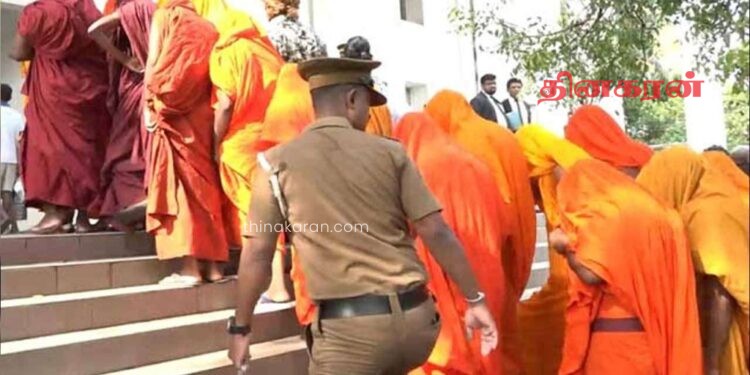 போதைப்பொருள் கடத்தலில் ஈடுபட்ட பிக்குகளுக்கு மீண்டும் விளக்கமறியல்.!