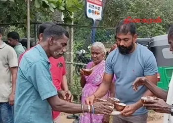 கிளிநொச்சி வைத்தியசாலை முன்பாக முள்ளிவாய்க்கால் நினைவேந்தல் உப்புக்கஞ்சி வழங்கும் நிகழ்வு!
