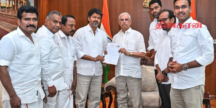 பெரும்பான்மையை நிரூபிப்பவர் ஆட்சி அமைக்க அழைக்கப்படுவார்: தமிழக ராஜ்பவன் தகவல்!