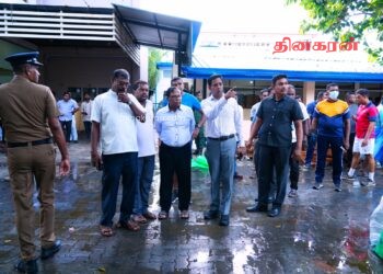 எரிந்த மருந்துக் களஞ்சியத்தை நேரில் ஆய்வு செய்தார் ஆளுநர்!