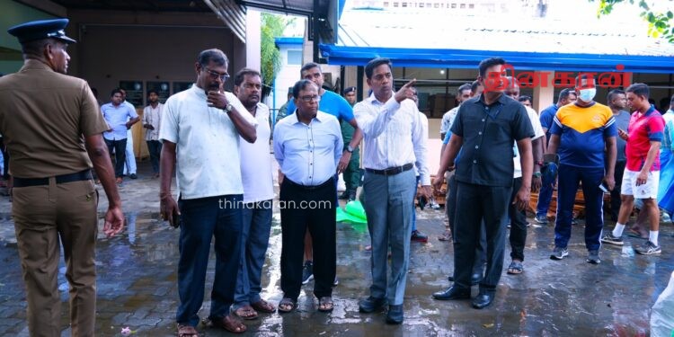 எரிந்த மருந்துக் களஞ்சியத்தை நேரில் ஆய்வு செய்தார் ஆளுநர்!