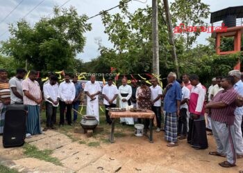 இலங்கைத் தமிழரசுக் கட்சியின் மன்னார் கிளையின் ஏற்பாட்டில் முள்ளிவாய்க்கால் கஞ்சி வழங்கல்.!