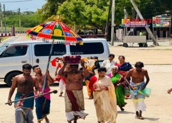 திருக்கேதீஸ்வர ஆலய வருடாந்த மகோற்சவத்தை முன்னிட்டு கொடிச்சீலை எடுத்து வரப்பட்டது.