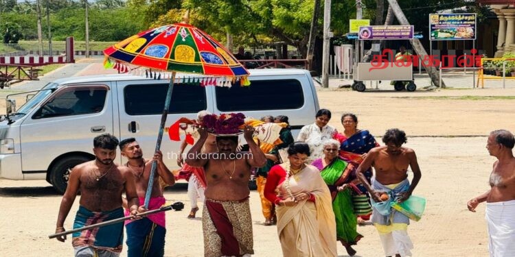 திருக்கேதீஸ்வர ஆலய வருடாந்த மகோற்சவத்தை முன்னிட்டு கொடிச்சீலை எடுத்து வரப்பட்டது.