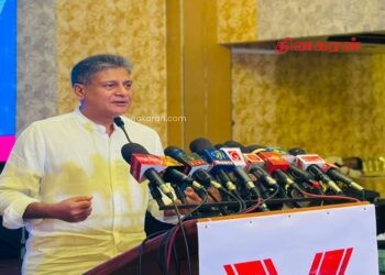 மக்களின் பணத்தைப் பிடுங்கி மக்களுக்கே கொடுக்கும் அரசு.!