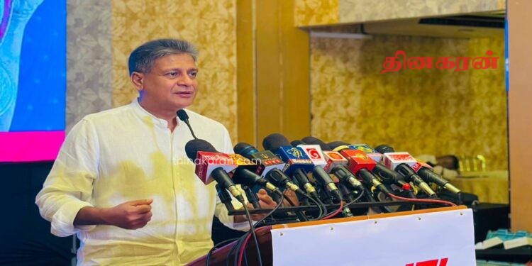 மக்களின் பணத்தைப் பிடுங்கி மக்களுக்கே கொடுக்கும் அரசு.!