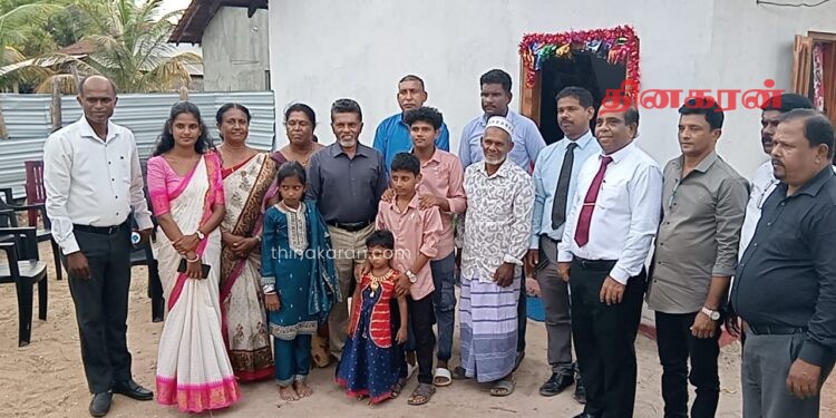 தேசிய வீடமைப்பு வேலைத்திட்டத்தின் மூலம் நிர்மாணிக்கப்பட்ட வீடுகள் மக்களிடம் கையளிப்பு!