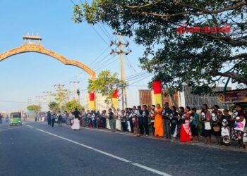 செம்மணியில் 427 தீப்பந்தங்கள் ஏந்தி உணர்வுபூர்வ அஞ்சலி.!