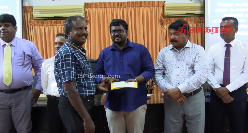 டித்வா புயலினால் பாதிக்கப்பட்ட மீனவ பயனாளிகளுக்கான நஷ்டஈடு வழங்கும் நிகழ்வு.!
