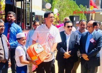 சீன அரசாங்கத்தின் நிதி ஒதுக்கீட்டில் பாடசாலை மாணவர்களுக்கு கற்றல் உபகரணங்கள் வழங்கி வைப்பு!