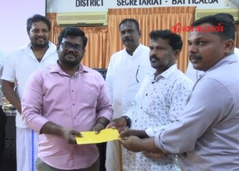 டித்வா புயலால் பாதிக்கப்பட்ட இந்து மத வழிபாட்டுத் தலங்களை சுத்தம் செய்வதற்கான நிதியுதவி வழங்கும் நிகழ்வு.!
