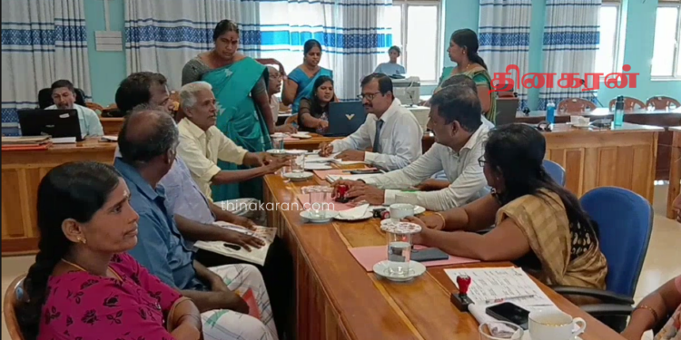 கிளிநொச்சியில் நடமாடும் சேவையூடாக காணிப் பிணக்குகளுக்குத் தீர்வு!