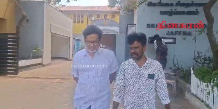 பயங்கரவாத தடைச் சட்டத்தின் கீழ் கைது செய்யப்பட்ட பாடகரை சிறையில் சந்தித்தார் சட்டத்தரணி காண்டீபன்!