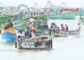 மீன்பிடி தடைக்காலம் நிறைவடைய முன்னர் மீன்பிடிக்கச் சென்ற இராமநாதபுரம் மீனவர்கள்.!