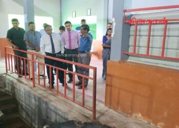 கரும்பு தொழிற்சாலையின் செயற்பாடுகளை பார்வையிட்ட ஆளுநர்.!