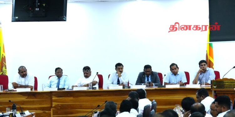 நெடுந்தீவில் கடற்படைக்குக் காணி ஒதுக்கப்பட்ட விவகாரம் – யாழ். மாவட்ட ஒருங்கிணைப்புக் குழுக்கூட்டத்தில் மோதல்!
