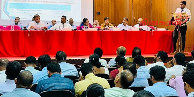 அம்பாறை மாவட்ட விசேட வீதி அபிவிருத்தி ஒருங்கிணைப்புக் குழுக் கூட்டம்