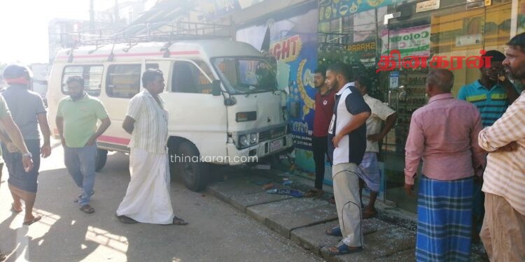 சிற்றூர்தியை சாரதிக்கு தெரியாமல் செலுத்திய சிறுவனால் நேர்ந்த விபரீதம்.!