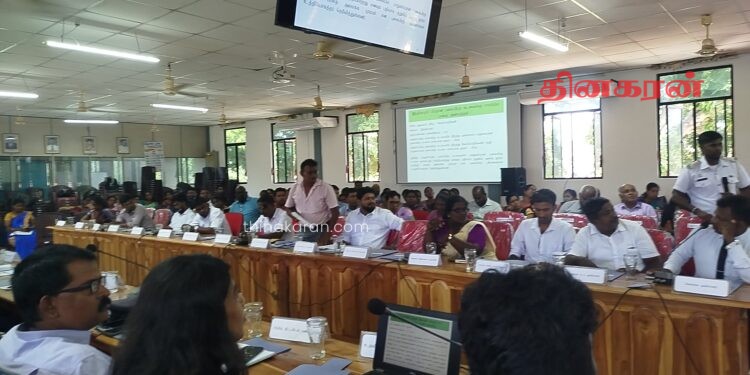 எட்டு மாதங்களின் பின்னர் இடம்பெற்ற பச்சிலைப்பள்ளி அபிவிருத்திக் குழுக் கூட்டம்!